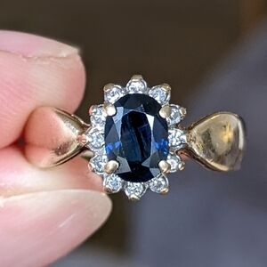 10K Gold Sapphire And Diamond Cluster Ring